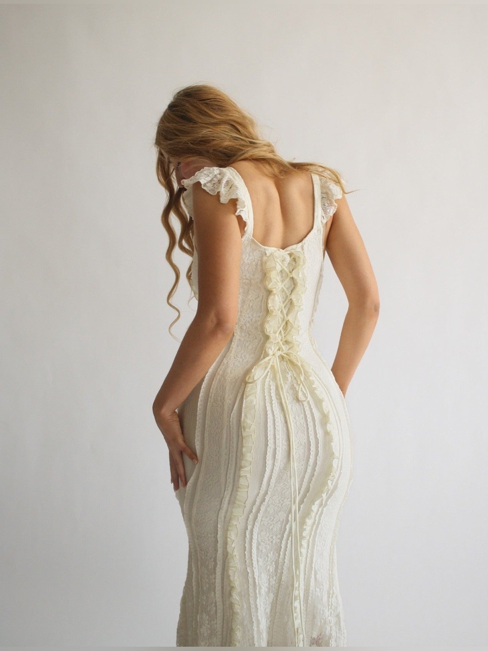 NEW Wild Rose and Sparrow The Desirée Dress in Lily Lace - Picture 2 of 9